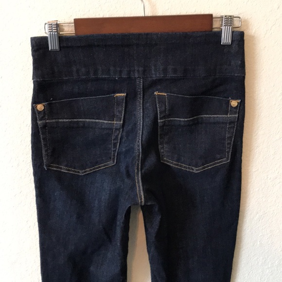 Rock & Republic RX Fever Pull-on Slimming Jeans - Picture 9 of 15